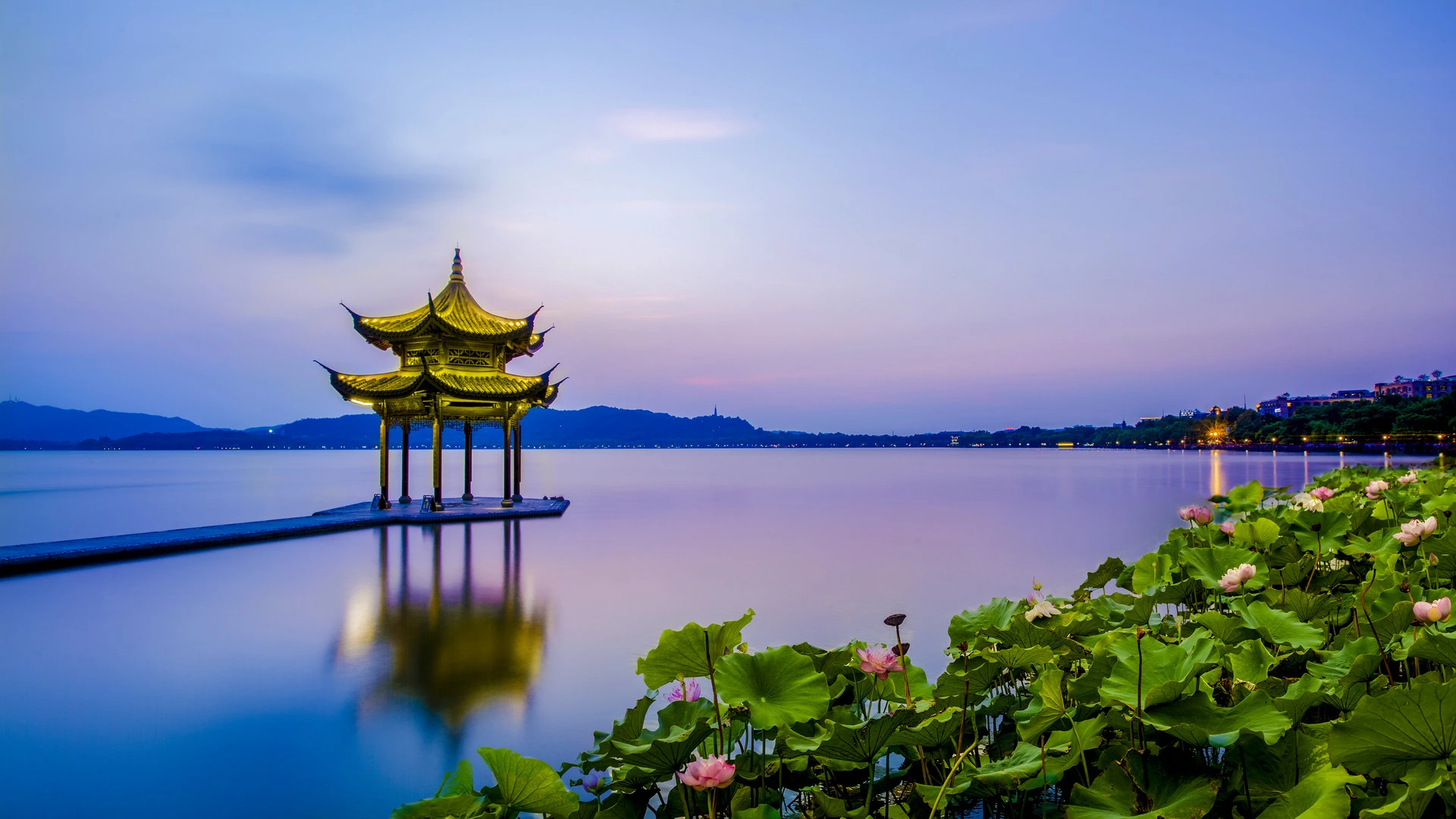 ทะเลสาบซีหู (West Lake)