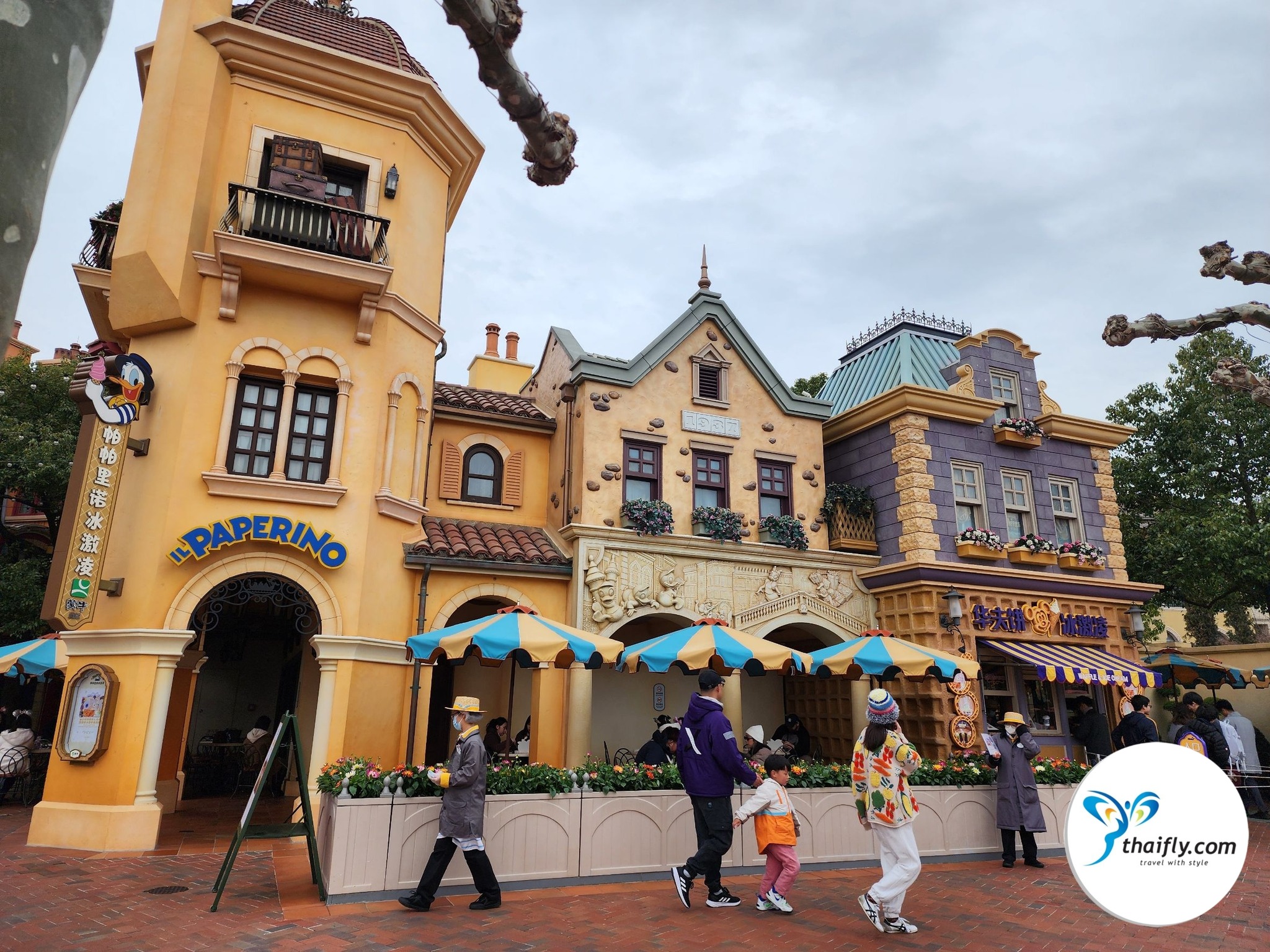 DISNEY TOWN สวนสนุก Shanghai Disneyland 1